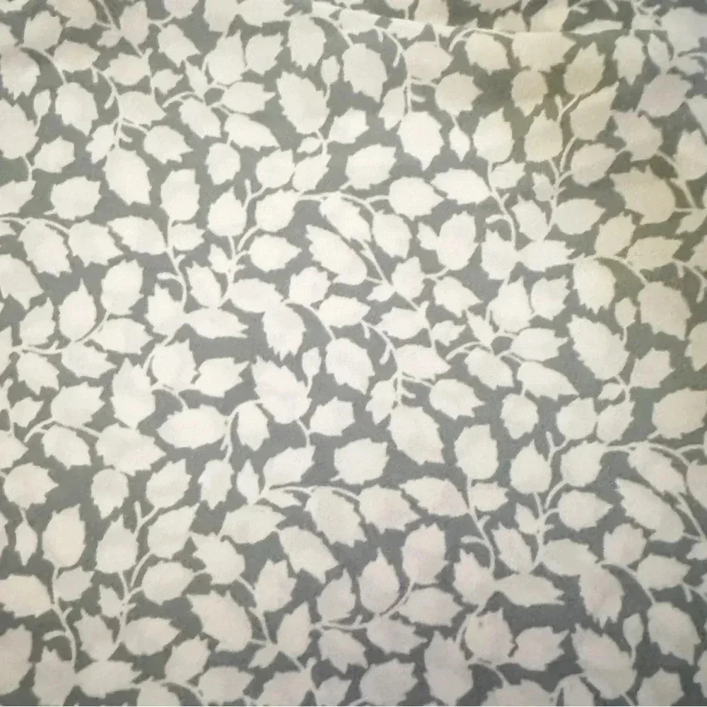 Abercrombie and Fitch •White and blue leaf print tank top size medium - Picture 9 of 12